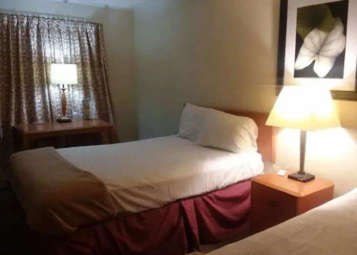 Sunset Inn (Adults Only)